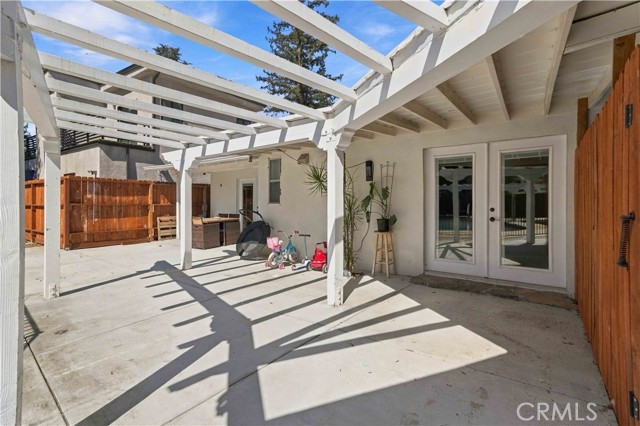 8633 Zelzah photo 35