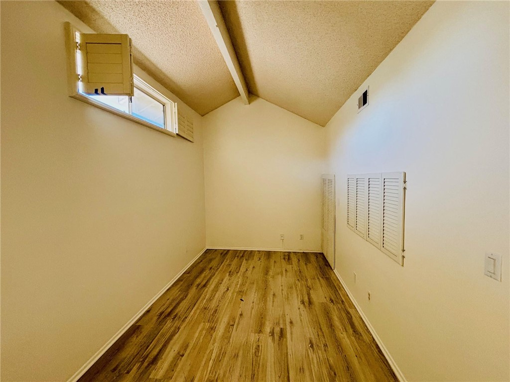 Detail Gallery Image 11 of 16 For 26758 Claudette St #428,  Canyon Country,  CA 91351 - 2 Beds | 2 Baths