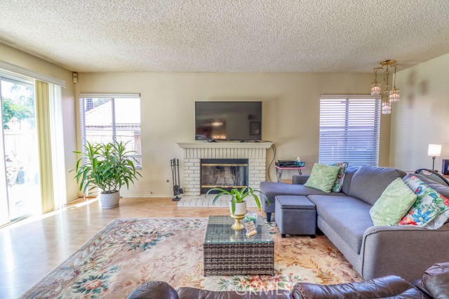 Detail Gallery Image 21 of 59 For 23959 Creekwood Dr, Moreno Valley,  CA 92557 - 4 Beds | 2/1 Baths