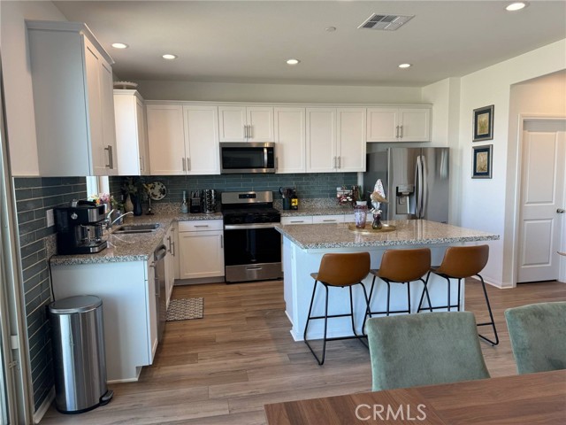 Detail Gallery Image 13 of 34 For 27214 Felsic Dr, Menifee,  CA 92585 - 5 Beds | 2/1 Baths