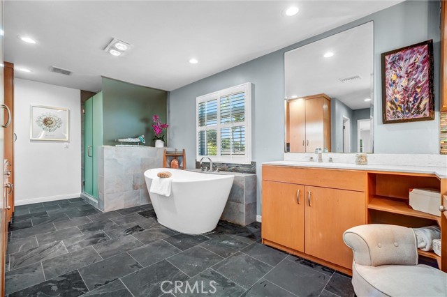 Detail Gallery Image 50 of 66 For 4121 Country Club Dr, Lakewood,  CA 90712 - 4 Beds | 5 Baths