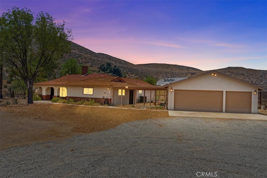 MLS #OC25158307 img 1