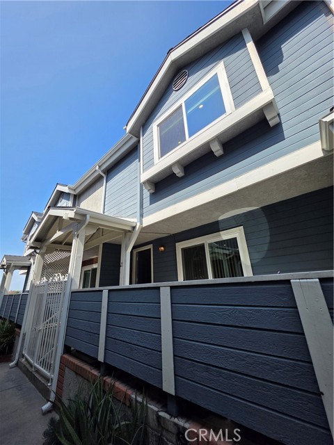 21901 Moneta Avenue, Carson CA: https://media.crmls.org/medias/d8cd6834-1516-4be3-801f-f4e4ef9a1c5a.jpg