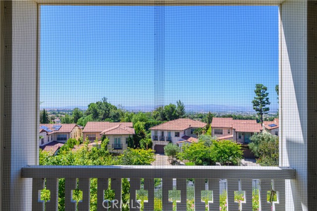 62 Heirloom, Irvine CA: https://media.crmls.org/medias/d8cd793a-9d32-4e3d-aa3e-11fe0025d965.jpg