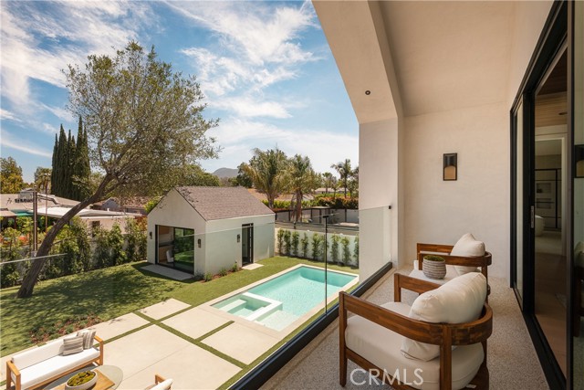 Detail Gallery Image 25 of 39 For 4936 Strohm Ave, Toluca Lake,  CA 91601 - 6 Beds | 6/1 Baths