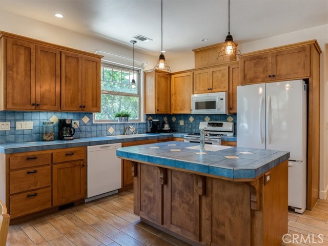 Detail Gallery Image 11 of 64 For 9225 Tassajara Creek Road, Santa Margarita,  CA 93453 - 3 Beds | 2/1 Baths