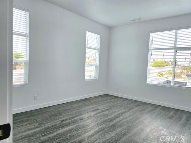 5967 Bagley Avenue, 29 Palms CA: https://media.crmls.org/medias/d8ce26fc-1e1b-45bb-97b2-d8f18e328cdc.jpg