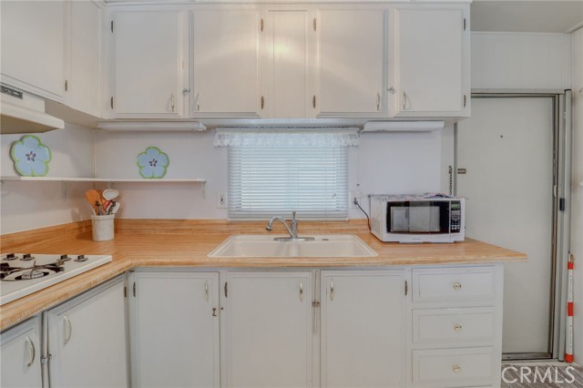 12995 6th, Yucaipa CA: https://media.crmls.org/medias/d8cef455-bb6c-4a11-8c32-fd110b29d98f.jpg