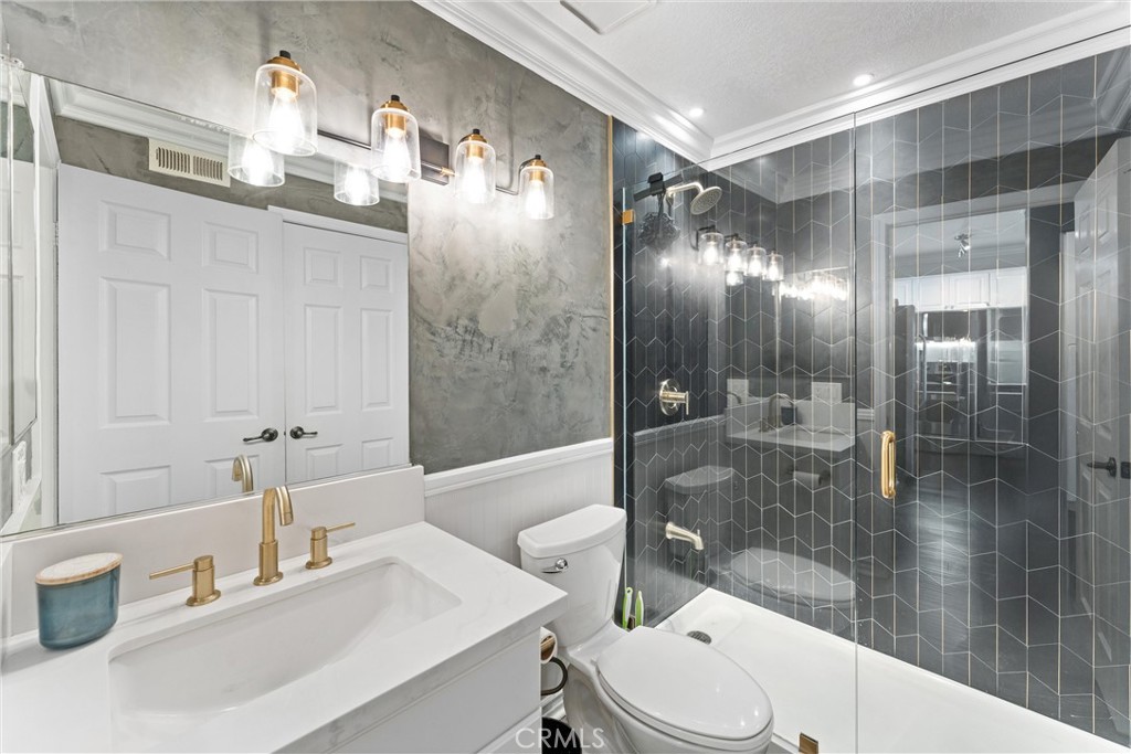 MLS #OC25249407 image #16