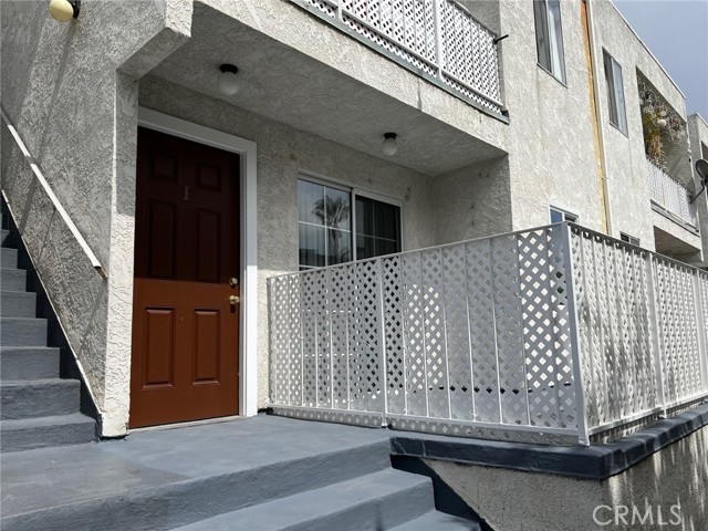 7039 Remmet Avenue, Canoga Park CA: https://media.crmls.org/medias/d8d01ad5-1d51-4d78-8421-fb0d4e2a6b62.jpg