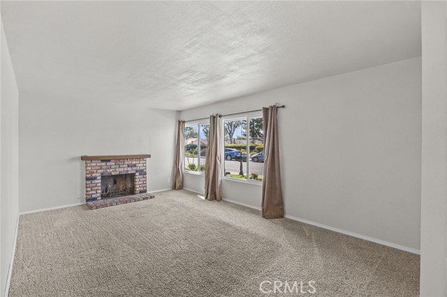 Detail Gallery Image 4 of 43 For 13065 San Clemente Ln, Chino,  CA 91710 - 4 Beds | 2 Baths