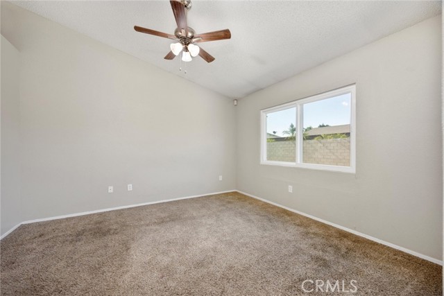 719 Baldwin Farms Drive, Bakersfield CA: https://media.crmls.org/medias/d8d0fbdc-e559-40bb-a0ee-ea519d3c4353.jpg