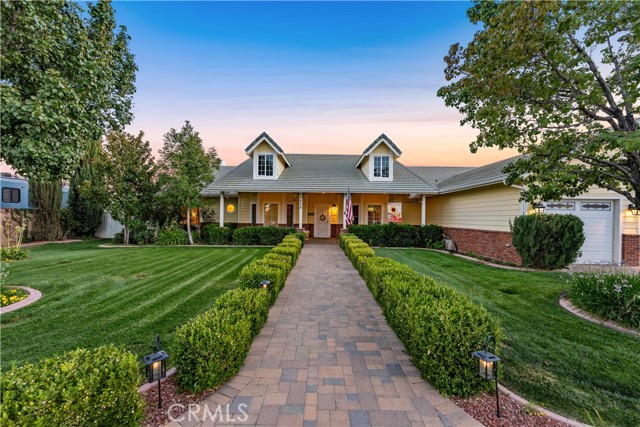 Detail Gallery Image 1 of 75 For 2608 Desert Rose Dr, Lancaster,  CA 93536 - 4 Beds | 4 Baths