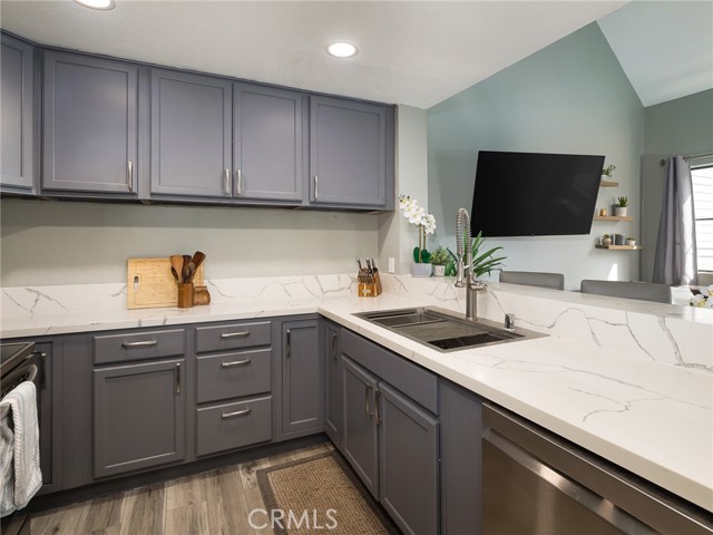 Detail Gallery Image 5 of 33 For 730 W 4th St #418,  Long Beach,  CA 90802 - 2 Beds | 2 Baths