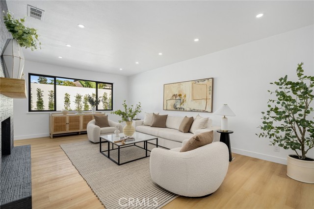 Detail Gallery Image 10 of 33 For 4401 E Fernwood, Orange,  CA 92869 - 4 Beds | 2 Baths