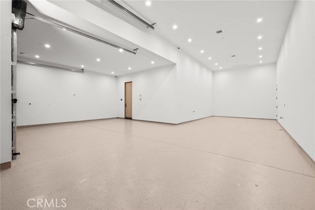 Detail Gallery Image 52 of 54 For 22924 Erwin St, Woodland Hills,  CA 91367 - 11 Beds | 9/2 Baths