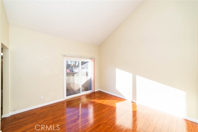 Detail Gallery Image 8 of 28 For 923 Lombard Ct, Costa Mesa,  CA 92626 - 3 Beds | 2/1 Baths