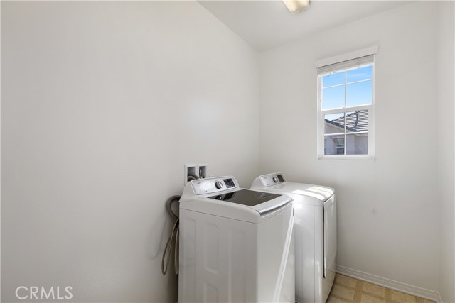309 W Via Rua Flores, Ontario CA: https://media.crmls.org/medias/d8d4079a-0aff-4292-bd73-1d2dad77b892.jpg