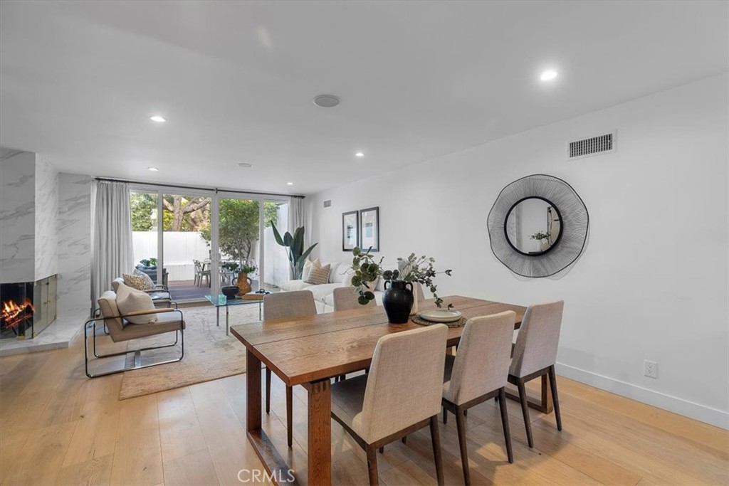 255 S Barrington Avenue #D6