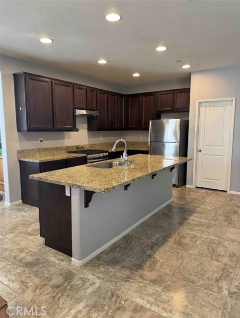 Detail Gallery Image 3 of 10 For 127 Mesquite Ct, Calimesa,  CA 92320 - 4 Beds | 2/1 Baths