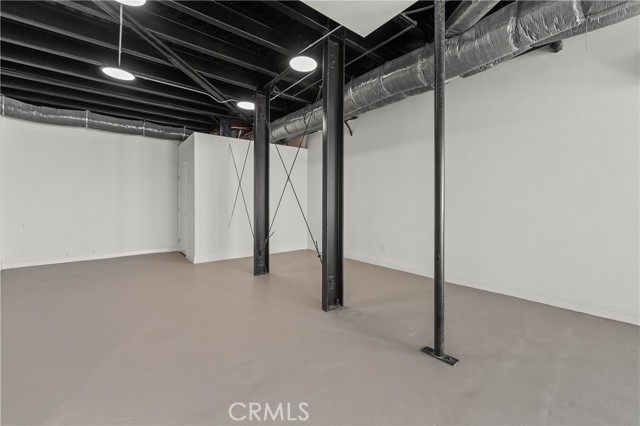 23625 Summit Drive, Calabasas CA: https://media.crmls.org/medias/d8d66916-84d3-48c7-a06f-5249fae74e56.jpg