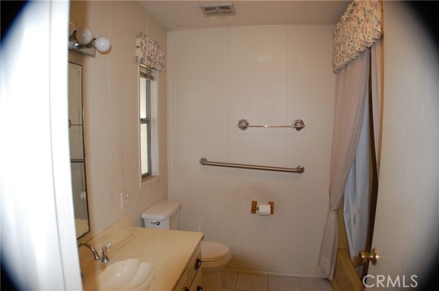 Detail Gallery Image 10 of 12 For 1631 Bella Vista, Hemet,  CA 92543 - 2 Beds | 2 Baths