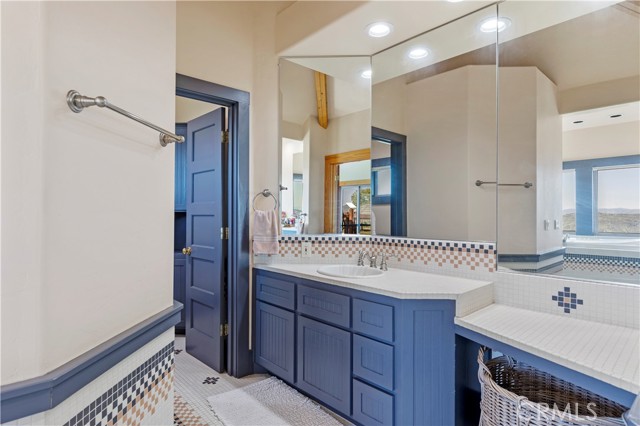 Detail Gallery Image 43 of 72 For 25501 Deertrail Dr, Tehachapi,  CA 93561 - 7 Beds | 4/1 Baths