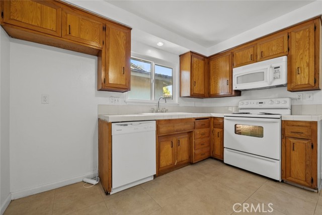 Detail Gallery Image 5 of 23 For 1925 Royalty Dr, Pomona,  CA 91767 - – Beds | – Baths