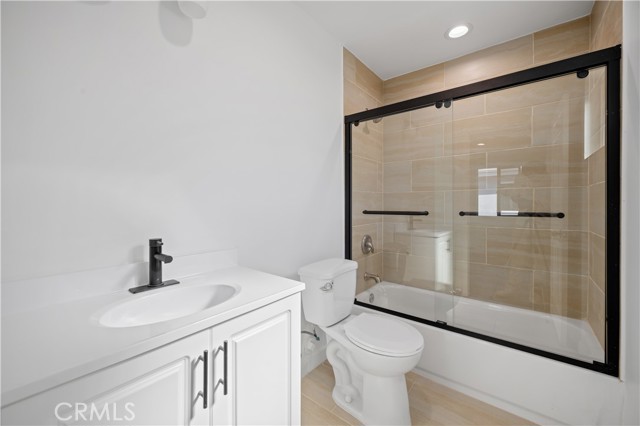 Detail Gallery Image 16 of 73 For 7445 Balcom Ave, Reseda,  CA 91335 - 4 Beds | 2 Baths