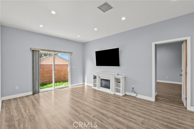 Detail Gallery Image 11 of 47 For 7239 Kraft, North Hollywood,  CA 91605 - 3 Beds | 2 Baths