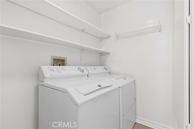 2122 Century Park Lane, Los Angeles CA: https://media.crmls.org/medias/d8d86b64-ed55-4784-8f89-0e40100474b3.jpg