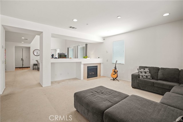 3223 W Avenue J7, Lancaster CA: https://media.crmls.org/medias/d8d9374d-3991-4cb3-b7bf-5cddb32f7a0f.jpg