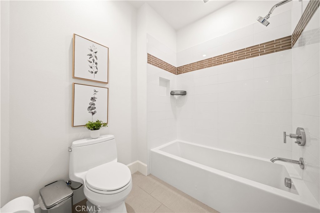 https://media.crmls.org/medias/d8da290c-0092-4603-9876-968321647a00.jpg?preset=X-Large