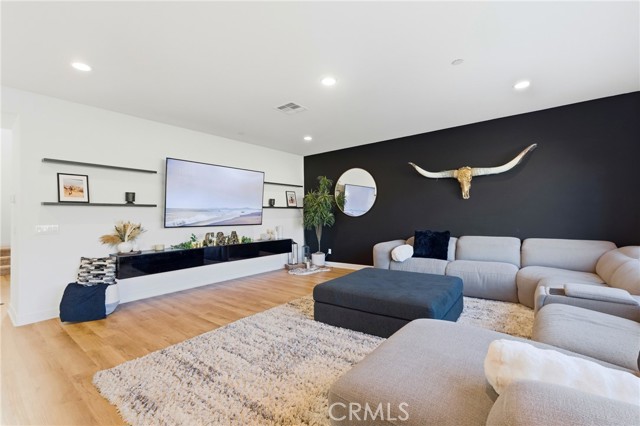 Detail Gallery Image 3 of 45 For 24942 Whispering, Menifee,  CA 92584 - 5 Beds | 3 Baths