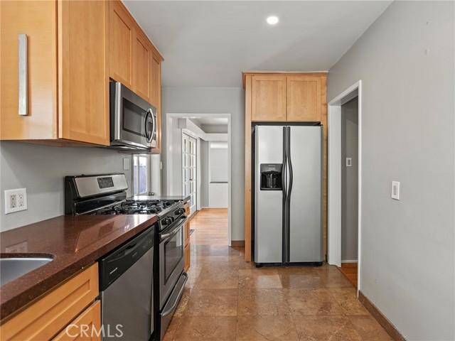 Detail Gallery Image 7 of 61 For 3761 Aguilar St, Los Angeles,  CA 90065 - 4 Beds | 2 Baths