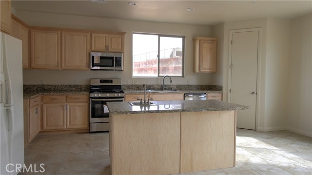 Detail Gallery Image 10 of 31 For 56925 Hidden Gold Ct, Yucca Valley,  CA 92284 - 4 Beds | 2/1 Baths