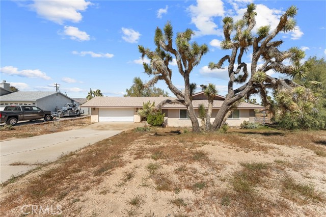 Detail Gallery Image 5 of 49 For 56620 Hidden Gold Drive, Yucca Valley,  CA 92284 - 3 Beds | 2 Baths