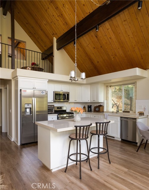 517 Brentwood, Lake Arrowhead, CA 92352
