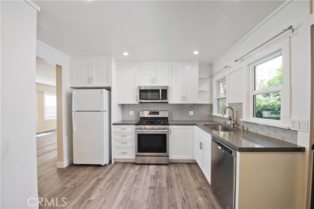 Detail Gallery Image 6 of 28 For 1639 Redcliff #1/2,  Los Angeles,  CA 90026 - 2 Beds | 1 Baths