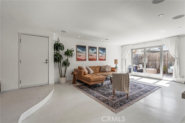 1230 Horn Avenue, West Hollywood CA: https://media.crmls.org/medias/d8dc7861-40c4-4752-8618-ecf5d007443b.jpg