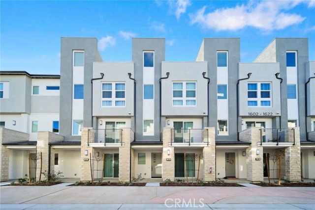 1614 W Bushell Street, Anaheim CA: https://media.crmls.org/medias/d8dca280-c859-41ea-88ff-14622ddd6bcb.jpg