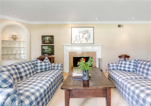 408 Oxford Drive, Arcadia CA: https://media.crmls.org/medias/d8dca52a-b6f7-4ad3-83f5-0cf4143d8a86.jpg