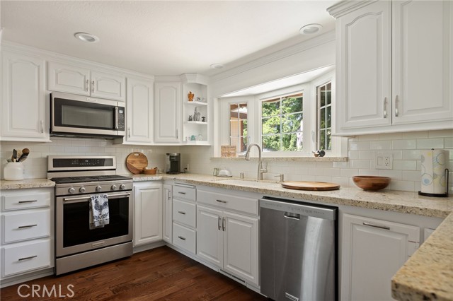 221 Darfo Drive, Crestline CA: https://media.crmls.org/medias/d8dccaa6-5951-4cae-8e8c-3888030b17ac.jpg