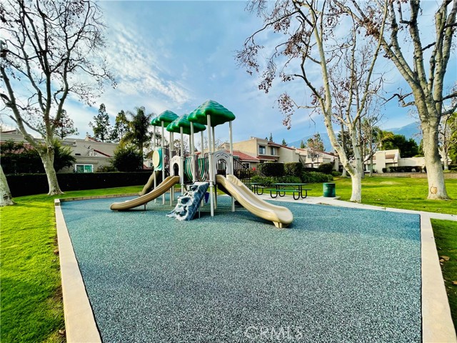 Detail Gallery Image 17 of 22 For 9753 La Jolla Dr #C,  Rancho Cucamonga,  CA 91701 - 2 Beds | 2 Baths