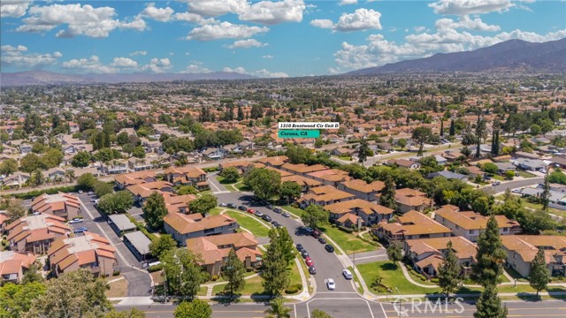 1310 Brentwood Circle, Corona CA: https://media.crmls.org/medias/d8de678a-85da-4b58-811b-c41146044833.jpg