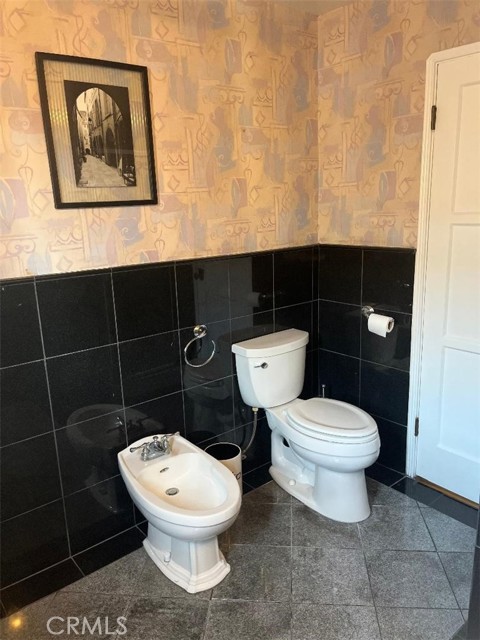 2257 Daisy Avenue, Long Beach CA: https://media.crmls.org/medias/d8df30b0-4a2a-42b9-a274-412c6caf2101.jpg