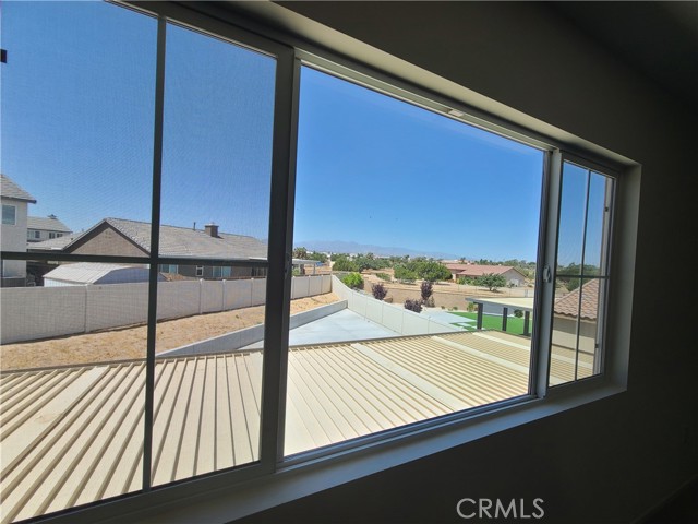12913 Tehachapi Street, Hesperia CA: https://media.crmls.org/medias/d8df55e1-e158-47f4-9449-6e6b73c82f75.jpg