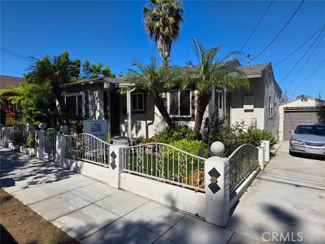 Detail Gallery Image 2 of 12 For 4317 E 6th, Long Beach,  CA 90814 - 3 Beds | 2 Baths