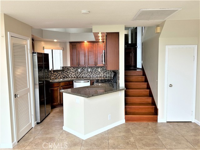5032 Dorado Drive, Huntington Beach CA: https://media.crmls.org/medias/d8e117ac-61b2-42bb-b224-04aa4233e978.jpg