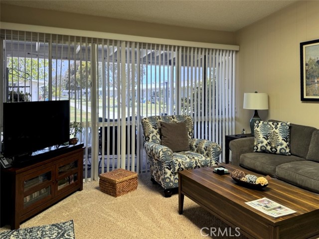 1664 Thunderbird Drive, Seal Beach CA: https://media.crmls.org/medias/d8e11f2d-c3bb-4879-8429-ba84b197a7b1.jpg